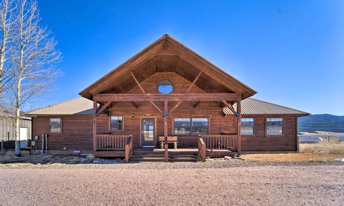 Eagle Nest Casa | New Mexico Cabin Hideaway with Eagle Nest Lake Views