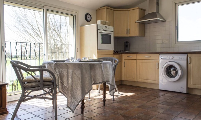 Saint-Martin-de-Crau Apartamento | Apartamento T2, confortable, tranquilo en casa de campo provenzal en el campo. aire acondicionado, totalmente equipado