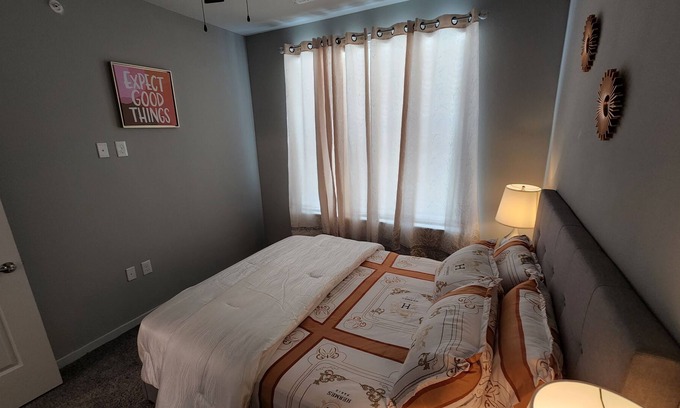 Klein Apartamento | New modern apartment close to the Marketplace and major highways