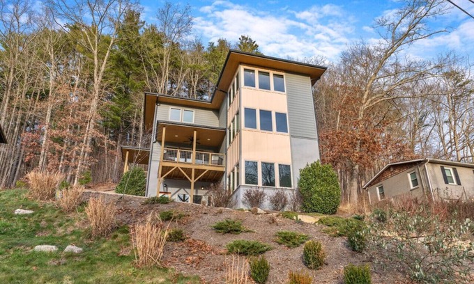 Woodfin Casa | *NEW* Modern Cabin w Hot Tub