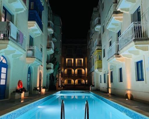 Ghajnsielem Apartamento | New, Modern Ground Floor Apartment with Pool