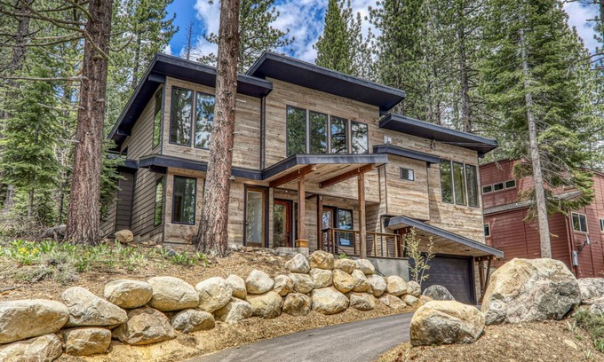 Olympic Valley Chalet De Esquí | New - Modern Luxury Chalet in Olympic Valley