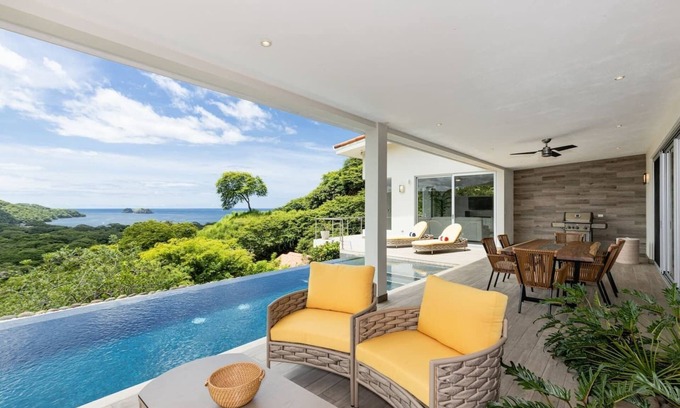 Playa Hermosa Casa | New Modern Ocean View Home in Playa Hermosa - Casa Plumnelly