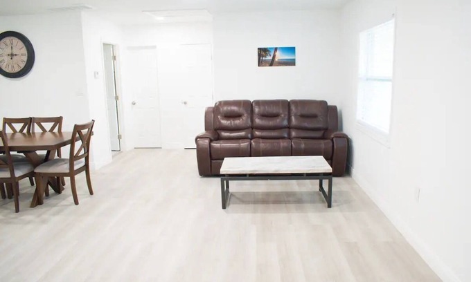 Meadowlawn Casa | New - Modern Retreat - 3BR 2BA - Backyard - Garage