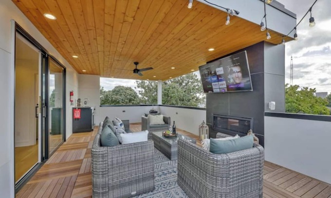 Old Fourth Ward Casa | New Modern Town-Home with Stunning Rooftop Views