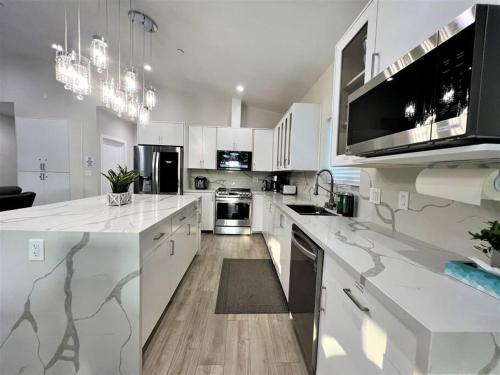 San Bernardino Apartamento | New & Modern with Accessibility-Family Friendly