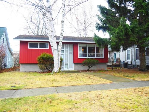 Frankfort Casa | New! Namaste Here - Incredible Location!