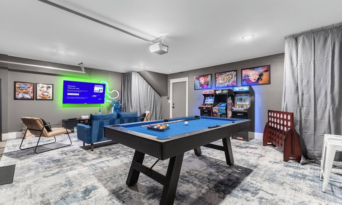 Eastwood Casa | NEW! Nash Honky-Tonk w/Game Room, Arcade's, and Pool Table