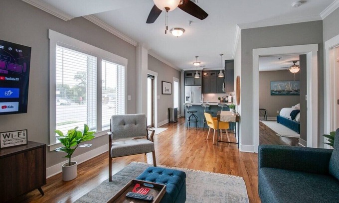 Nashville Apartamento | New Nashville Condo with 2 King beds, walk to bars