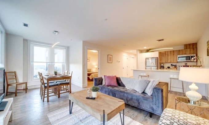 North End Condominio | NEW New Luxurious Modern 2BR Condo Sleeps 5 Coffee, AC, WIFI