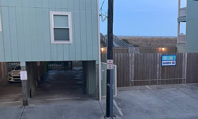 Carolina Beach Condominio | New! Ocean view condo- Lots of summer availability