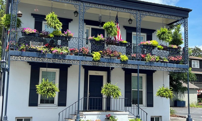 Sweetwater Apartamento | New Orleans inspired 2bed/2bath in the heart of Historic District Sweetwater