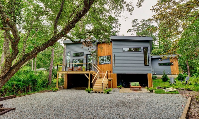 Ogden Casa | NEW peaceful, in the trees, close to the beach