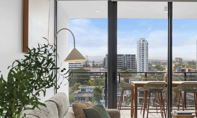 Surfers Paradise Apartamento | Brand New Riverview 2BR King Bed *Parking/Pool/GYM