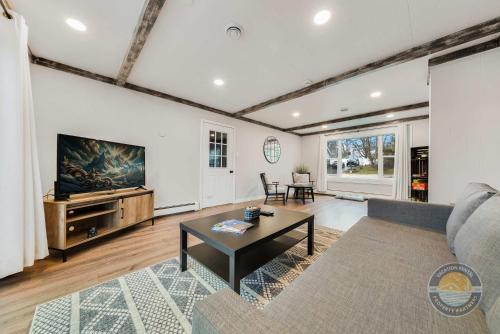 Lake Geneva Casa | New Pet-Friendly Lake Geneva Escape