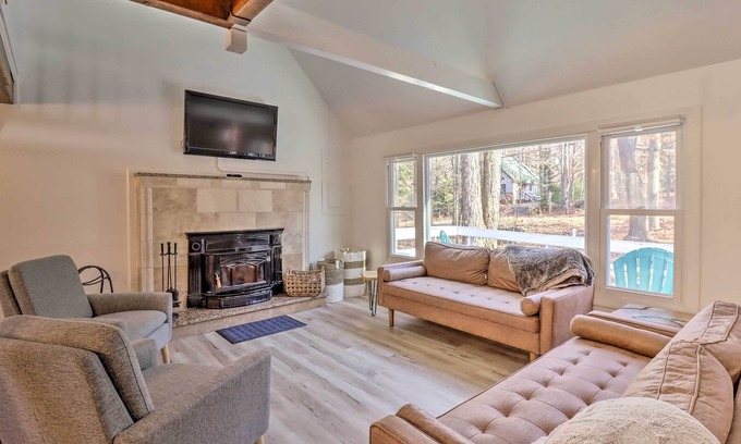 Thornhurst Cabina | NEW! Pocono Lake Cabin w/ Community Amenity Access
