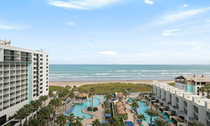 South Padre Island Condominio | NEW! Prestigious Luxury * Beach & Bay Patios * XL Size