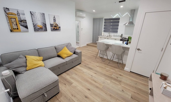 West Hills Casa | New private 1 bedroom Guest House