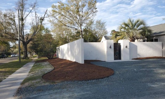 Wilmington Casa | NEW Private Courtyard!