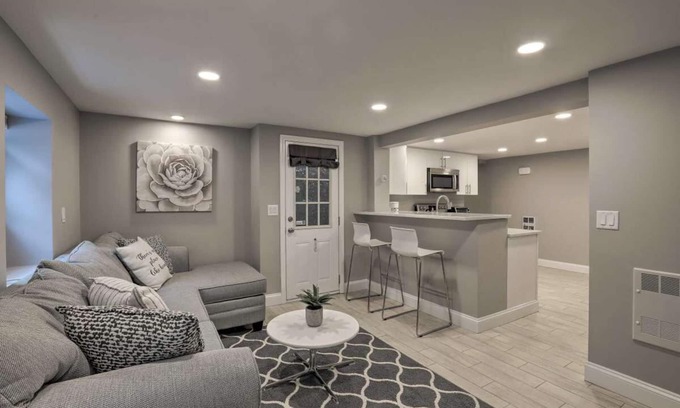 North Wilmington Apartamento | NEW! Quiet Getaway - 19 Miles to Downtown Boston!