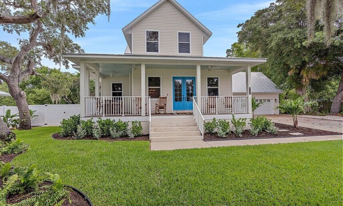 Bradenton Casa | NEW! READY TO HOST, POOL, FIREPIT, OUTDOOR GAMES