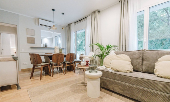 Les Corts Apartamento | NEW: Refurbished Modern Apartment