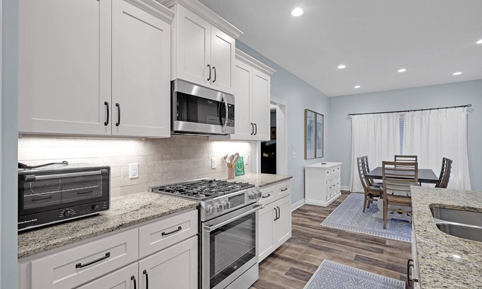 Laotto Casa | NEW! Relaxing 3BR Haven in Fort Wayne