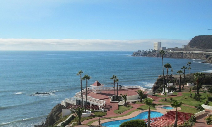 Rosarito Casa | 2 Patios Ocean Front, Hermosa cerrada y terrenos seguros