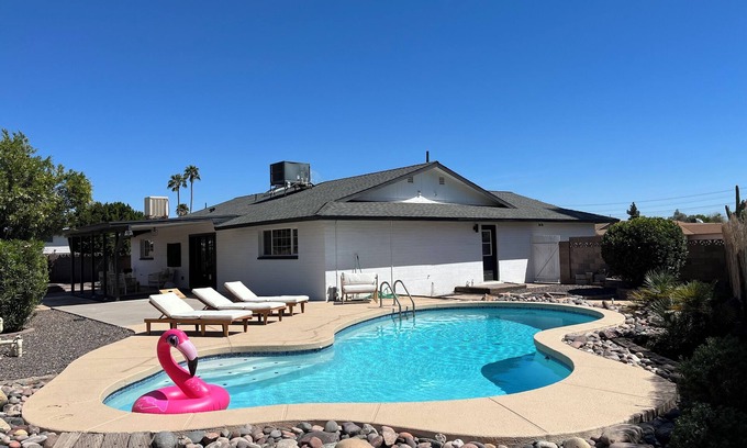 Tempe Casa | NEW remodel w pool - close to ASU/Scottsdale/Spring training