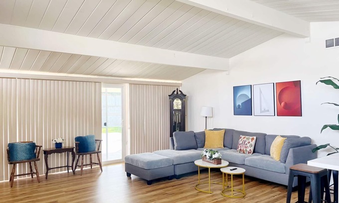 Walnut Valley Casa | New Renovated 3BD/2BA House(1K Mbps Wifi, Netflix,Pet-friendly)