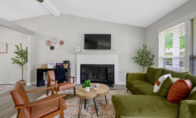 Cary Casa | NEW Renovated 4BR Games Big Backyard Deck
