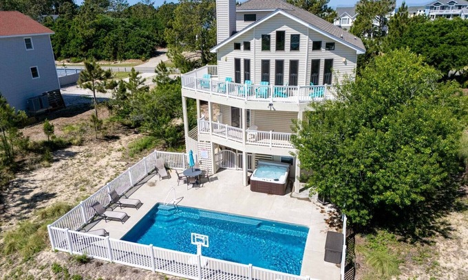 Whalehead Beach Casa | New Reservations for Aug/Sept Enjoy dinner on us with $100 gift certificate delivered to your hom...