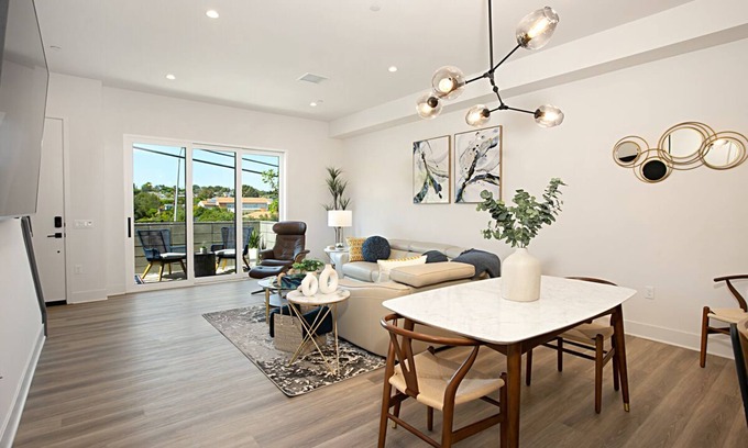 Golden Hill Condominio | NEW Residence w/Private Rooftop, Patio and Steps to downtown.