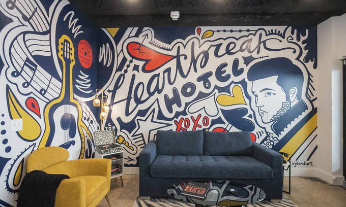 Nashville Condominio | New!* Rock & Roll Retreat Near Airport & Downtown!