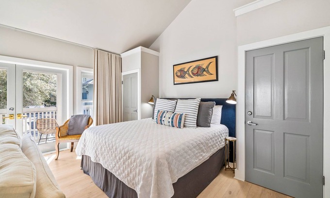 Rosemary Beach Cabaña | New Rosemary Beach Carriage, Bright & South of 30-A