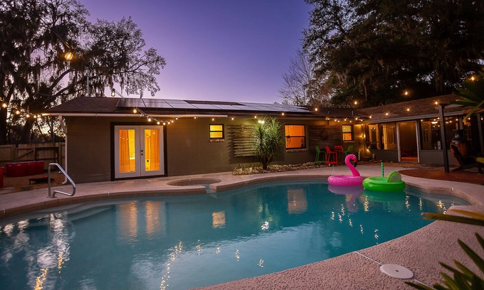 Gainesville Casa | New! Saltwater pool home with hot tub, game room, and outdoor games!