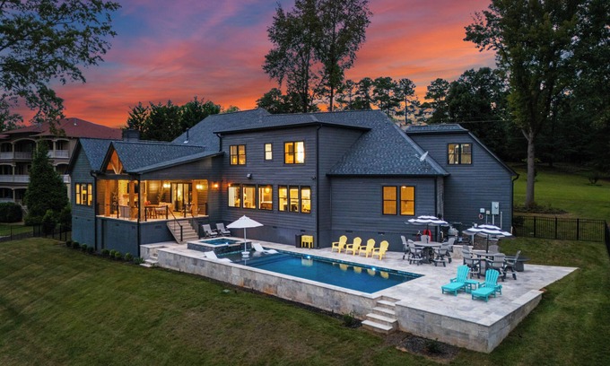 Mooresville Casa | New Saltwater Pool + Spa, Views | Wilson Hideaway