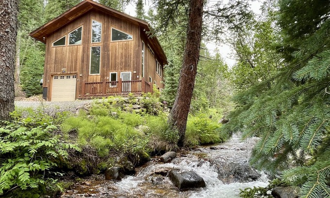 Downieville-Lawson-Dumont Casa | New! Secluded Forest Oasis - Backs up to National Forest - Fireplace