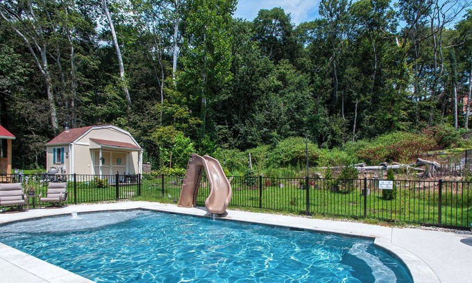 Bellevue Casa | NEW Secluded Pool Home 20 Mins to DWTN!