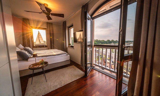 Bitterfeld Hotel | NUEVO: Dormir en el Seensucht’s Resort - Habitación de capitanes