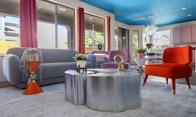 Pinal County Casa | NEW! Sleeps 24+ House w/Heated Pool, Arcades, Soda Fountain