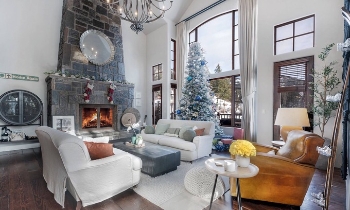 Whitefish Condominio | New! Slopeside Ski in/ ski out, private hot tub and sleeps 8