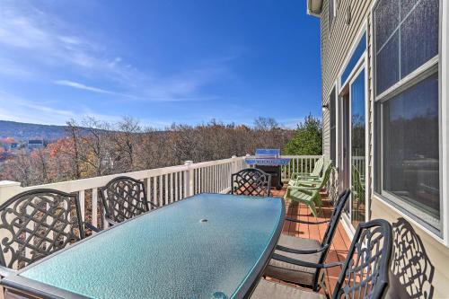 Tannersville Casa | New ! Slopeside Townhome : WFH, Ski, Dine & Hike