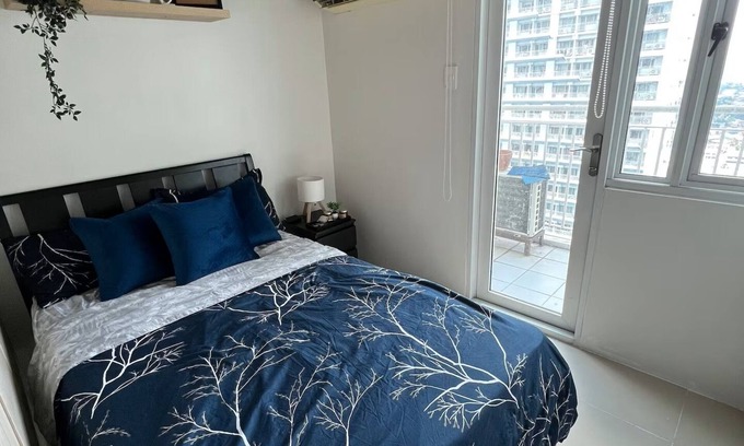 Bago Bantay Condominio | NEW! Spacious 2BR @ Grass | Sleeps 6 Near SM North