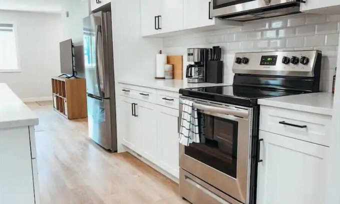 Winnipeg Condominio | New & Spacious 5 Bed / 3.5 Bath Duplex in South Osborne