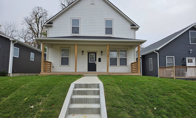 Indianapolis Casa | New spacious 5br/4ba near Butler & Broad Ripple