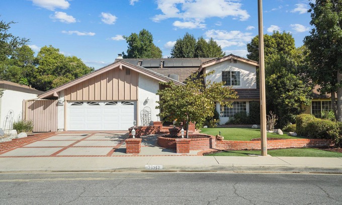 Valencia Casa | NEW Spacious & Cozy 5-bedroom house in enchanting Santa Clarita with AC
