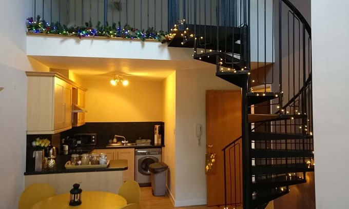 Birmingham City Centre Apartamento | ☆New Spacious Mezzanine-Level Penthouse + Parking☆