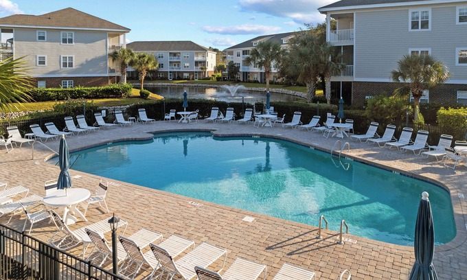 North Myrtle Beach Condominio | New Spacious 3BR Barefoot Resort Condo: Enclosed Balcony, Beach, Dining & Golf
