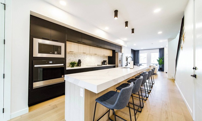Southwest Edmonton Casa | NEW-Starry Nights Escape-King Bed-Kids Secret Rm!